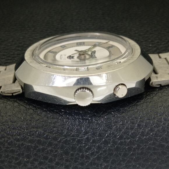 Vintage 1980 Ricoh Automatic Mens Silver Watch W/daydate & Gray accents - Picture 5 of 10